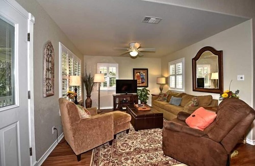 New Braunfels Cabaña | Comal River Cottages 403-A