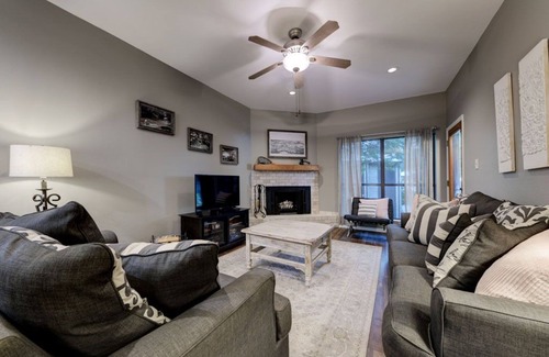 New Braunfels Complejo | Comal River Getaway at the Fluss Haus B204