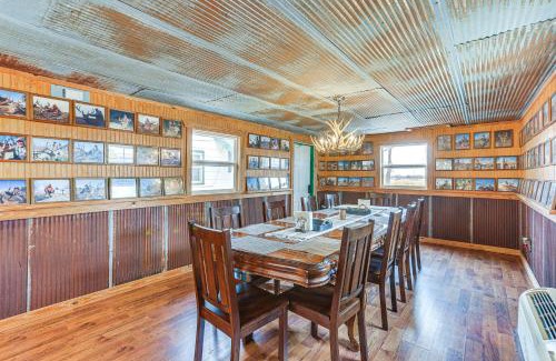 Kingsdown Casa | Comanche County Home Near Hunting and Fishing!