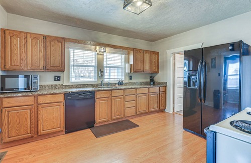 Kingsdown Casa | Comanche County Home Near Hunting & Fishing!