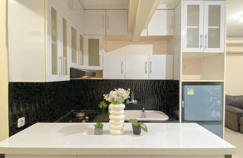 Rawasari Apartamento | Combined 1Br With Extra Room Apartment At Green Pramuka City