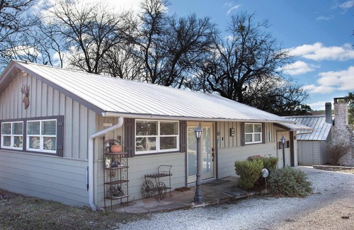 Ingram Casa | Combined Cabin Escape w BBQ, Fire Pit