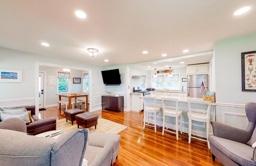 Buzzards Bay Casa | Come About Cottage