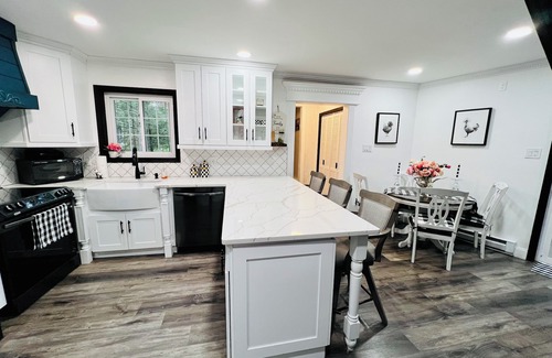 Tobyhanna Chalet De Esquí | Come and immerse yourself in the tranquil ambiance of our Modern Pocono Retreat.