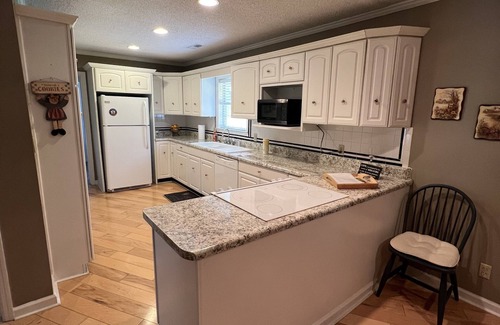 Dalton Otro | Come and stay at our waterfront 3200 sq ft Guest House!
