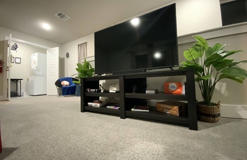 Terrell Heights Casa | Come Home. Book Your Stylish San Antonio Getaway Now!