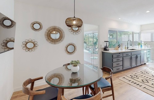 Thousand Oaks Casa | Come Home & Enjoy the Fruit!