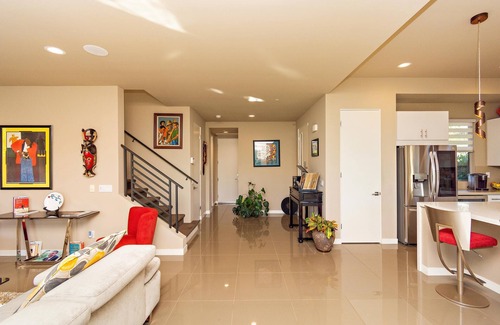 Cathedral City Casa | Come Home to Contemporary Luxury Living
