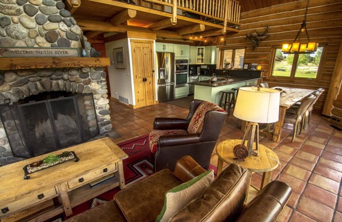 Livingston Casa | Venga a relajarse, rejuvenecer y volver a conectar en el río Yellowstone en Montana.