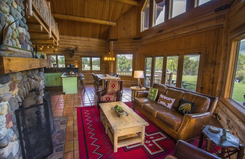 Livingston Casa | Venga a relajarse, rejuvenecer y volver a conectar en el río Yellowstone en Montana.