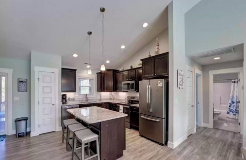 Avon Casa | Come Seas the day at this beautiful beach house!