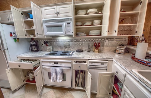 New Braunfels Condominio | Come Stay at the Beautiful River Haus at Camp Warnecke Estates!