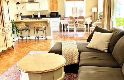 Santa Barbara Casa | Come stay in a beautiful garden retreat home near the beach in Santa Barbara.