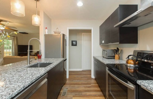 Kenilworth Chalet De Esquí | Treetop Lucerne Chalet Mountain Views & In Downtown Asheville, Se aceptan perros