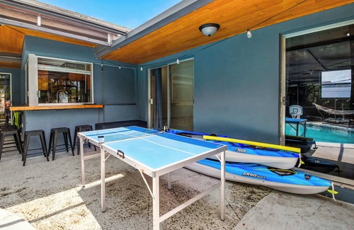 Fort Lauderdale Casa | Come to the Kayak club featuring indoor pool