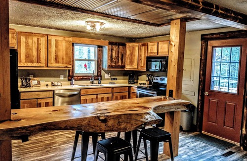 Lake Toxaway Cabaña | ¡Está cambiando el tiempo de las hojas! Reserve sus coloridas vacaciones de otoño ahora!