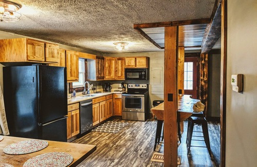 Lake Toxaway Cabaña | ¡Está cambiando el tiempo de las hojas! Reserve sus coloridas vacaciones de otoño ahora!