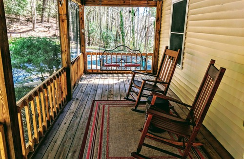 Lake Toxaway Cabaña | ¡Está cambiando el tiempo de las hojas! Reserve sus coloridas vacaciones de otoño ahora!