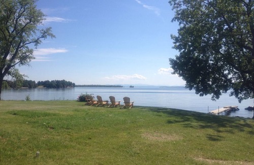 North Hero Casa | Come view the Eclipse while relaxing at this lakefront home!