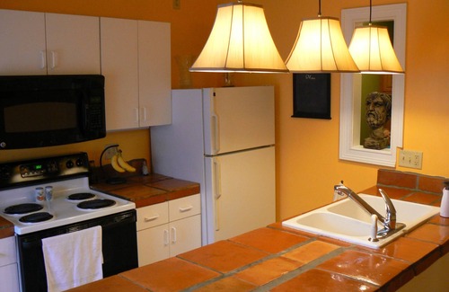 Thomas Square Casa | ¡Visítenos en la sabana! {Casa para una familia de 10 o Estudio de 1--2 personas}