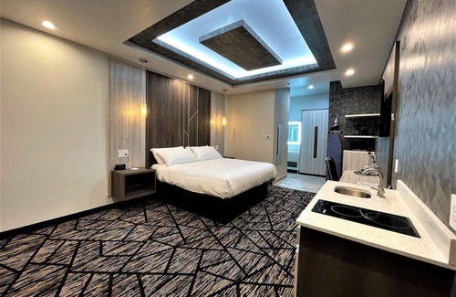 South Houston Hotel | SureStay Hotel by Best Western Houston Southeast