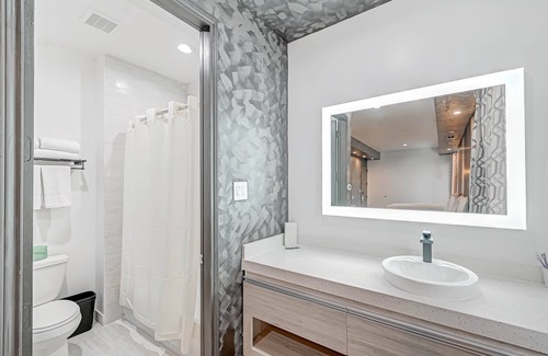 South Houston Hotel | SureStay Hotel by Best Western Houston Southeast