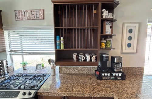 Corona Casa | Comfort 4 Bedroom 2 Bath with AC
