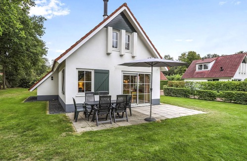 Enter Casa | Comfort 6-person bungalow in the holiday park Landal Landgoed De Elsgraven