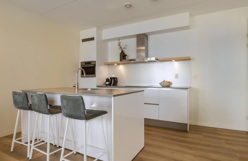 Leuken Casa | Comfort 6-person water house in the holiday park Landal Marina Resort Well