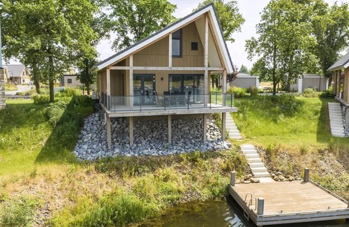 Leuken Casa | Comfort 6-person water house in the holiday park Landal Marina Resort Well