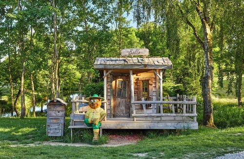 Froidchapelle Casa | Comfort 8-person bungalow in the holiday park Landal Village l'Eau d'Heure