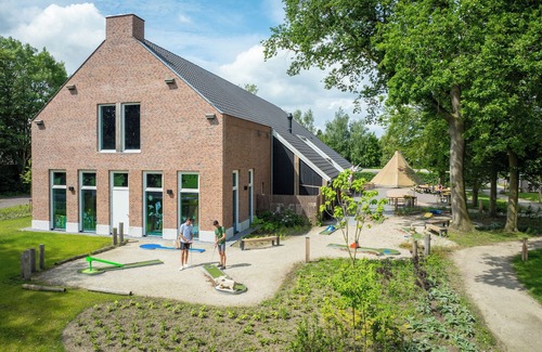 Witteveen Casa | Comfort 8-person bungalow in the holiday park Landal Orveltermarke
