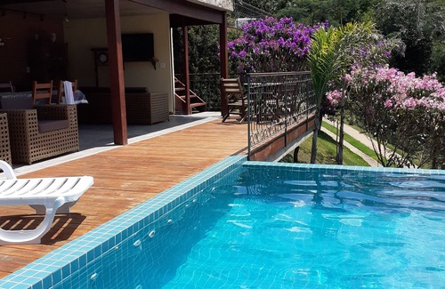 Araras Casa | Comodidad y belleza en la región montañosa de Río de Janeiro.