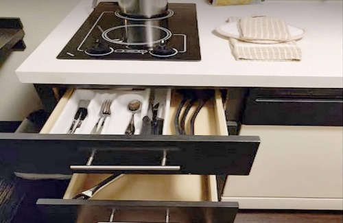 Somerset Hotel | Comfort and Convenience! 2 Wonderful units w/ Kitchen. Near Fort Worth Zoo