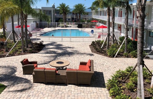 June Park Casa | Comfort and Convenience! 3 Relaxing Units, Free Breakfast, Near Melbourne Beach