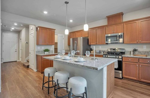 North Natomas Casa | Comfort and Leisure/3-BD house w/Backyard For Dogs #41982