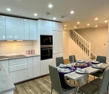 Selsdon and Ballards Casa | Comfort and Style !