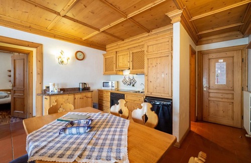 Livigno Apartamento | Comfort and tranquility inside the three-room Maloja apartment in Livigno