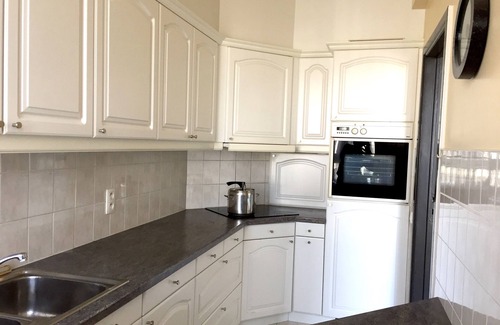 South Antwerp Apartamento | Comfort and view in center Antwerp South, elevator, private parking possible