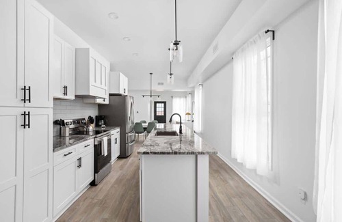 Holy Cross Casa | Comfort & Convenience in Circle City