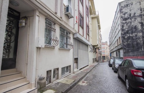 Emin Sinan Apartamento | Habitación Familiar Confort con Kichenette