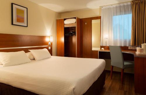 Colombier-Saugnieu Hotel | Comfort Hotel Aeroport Lyon St Exupery