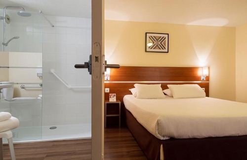 Colombier-Saugnieu Hotel | Comfort Hotel Aeroport Lyon St Exupery