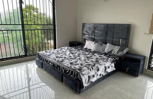 Lahore Casa | Comfort house Dha Phase 7 near Raya & AirPort 1 kanal full house