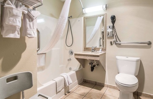 Newport Hotel | Comfort Inn Newport