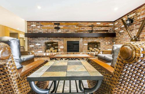 Collingwood Hotel | Comfort Inn & Suites