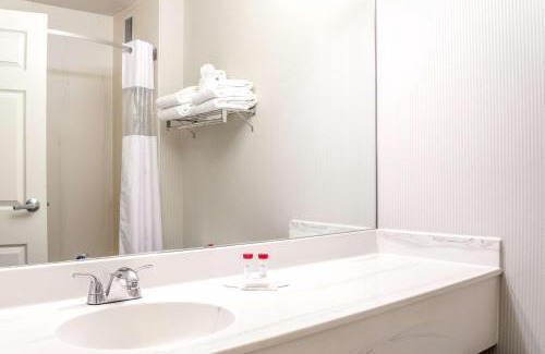 South Salt Lake Hotel | Comfort Inn & Suites Salt Lake City I-80 I-15 Downtown