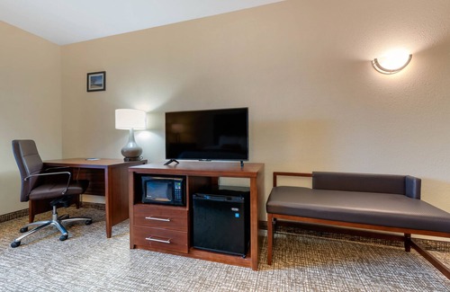 Michigan City Hotel | Comfort Inn & Suites