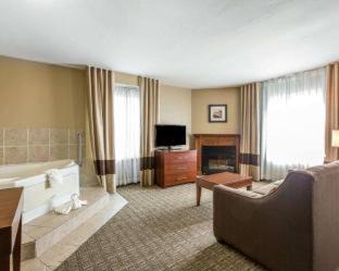 Pierpont Bay Hotel | Comfort Inn & Suites Ventura Beach