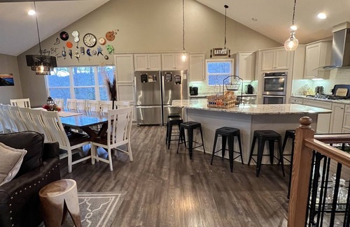 Lakeside Estates Casa | ¡Reserve ahora para 2020! 6 hab / 6 baño NorrisLake TN / DOCK PRIVADO Todas las campanas y silbato